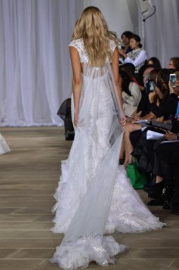 Ines Di Santo pist gösteri