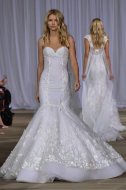 Ines Di Santo pist gösteri