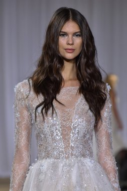 Ines Di Santo pist gösteri