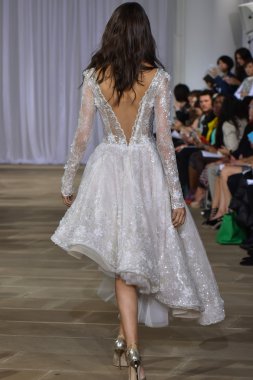 Ines Di Santo pist gösteri