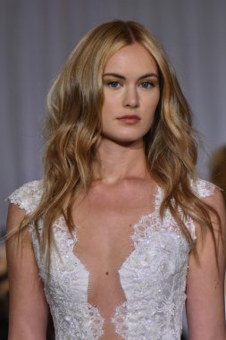Ines Di Santo pist gösteri