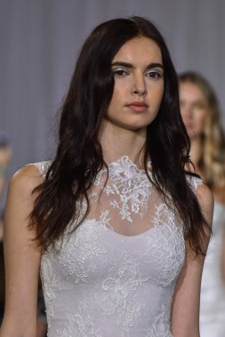 Ines Di Santo pist gösteri