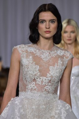 Ines Di Santo pist gösteri