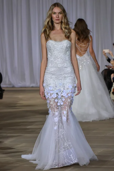 Ines Di Santo pist gösteri