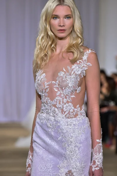 Ines Di Santo pist gösteri