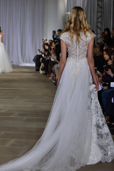 Ines Di Santo pist gösteri