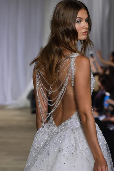 Ines Di Santo pist gösteri