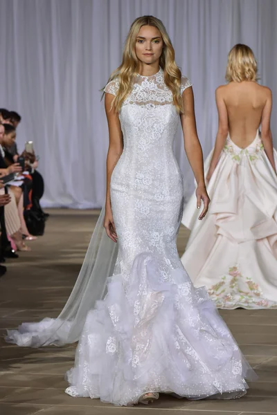 Ines Di Santo pist gösteri