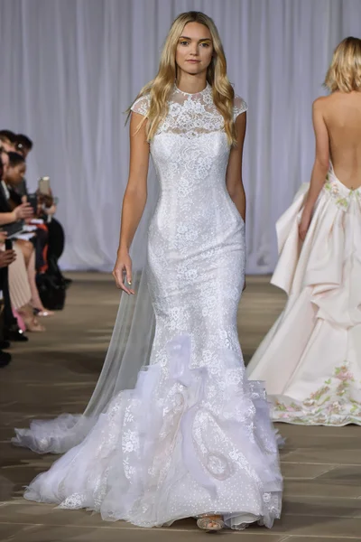 Ines Di Santo pist gösteri