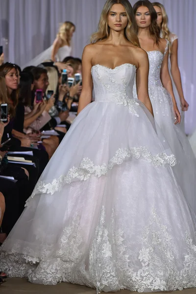 Ines Di Santo pist gösteri