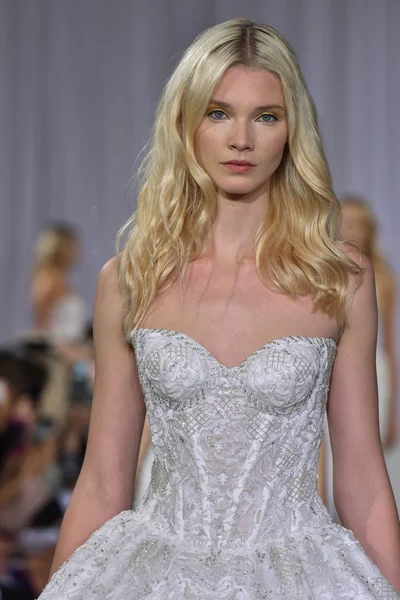 Ines Di Santo pist gösteri