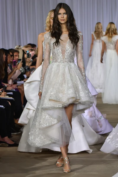 Ines Di Santo pist gösteri