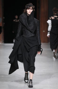 Paris Moda Haftası kapsamında Aganovich gösterisi