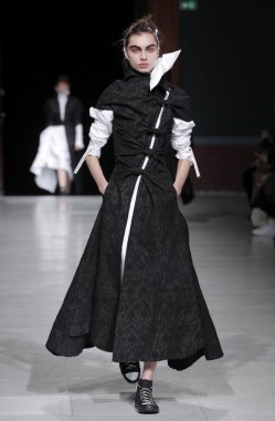 Paris Moda Haftası kapsamında Aganovich gösterisi