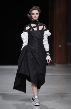 Paris Moda Haftası kapsamında Aganovich gösterisi