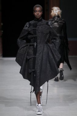 Paris Moda Haftası kapsamında Aganovich gösterisi