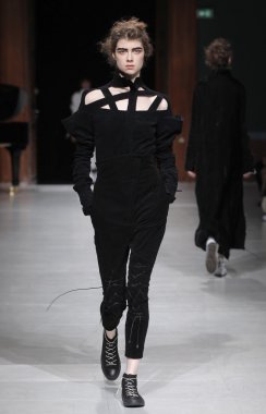 Paris Moda Haftası kapsamında Aganovich gösterisi