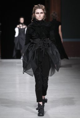 Paris Moda Haftası kapsamında Aganovich gösterisi