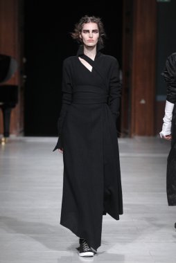 Paris Moda Haftası kapsamında Aganovich gösterisi