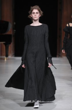 Paris Moda Haftası kapsamında Aganovich gösterisi