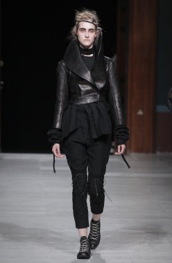 Paris Moda Haftası kapsamında Aganovich gösterisi