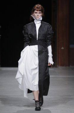 Paris Moda Haftası kapsamında Aganovich gösterisi