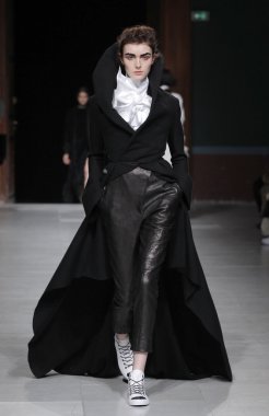 Paris Moda Haftası kapsamında Aganovich gösterisi