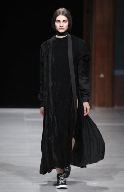 Paris Moda Haftası kapsamında Aganovich gösterisi