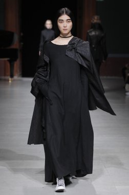 Paris Moda Haftası kapsamında Aganovich gösterisi