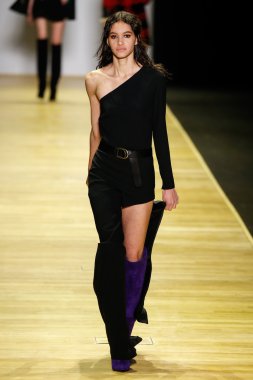 Paris Moda Haftası kapsamında Barbara Bui gösterisi