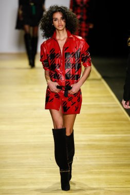 Paris Moda Haftası kapsamında Barbara Bui gösterisi