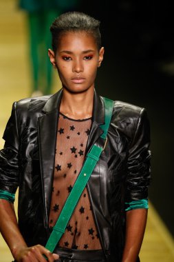 Paris Moda Haftası kapsamında Barbara Bui gösterisi