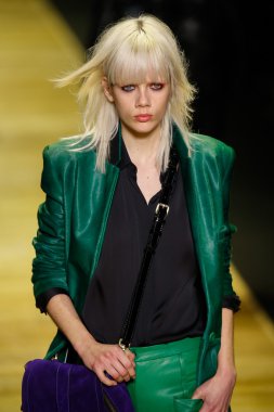 Paris Moda Haftası kapsamında Barbara Bui gösterisi