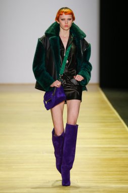 Paris Moda Haftası kapsamında Barbara Bui gösterisi