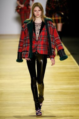 Paris Moda Haftası kapsamında Barbara Bui gösterisi