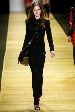 Paris Moda Haftası kapsamında Barbara Bui gösterisi