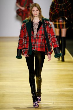 Paris Moda Haftası kapsamında Barbara Bui gösterisi