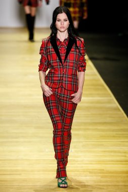 Paris Moda Haftası kapsamında Barbara Bui gösterisi