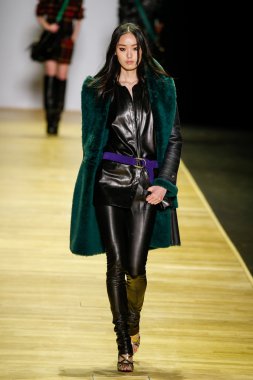 Paris Moda Haftası kapsamında Barbara Bui gösterisi