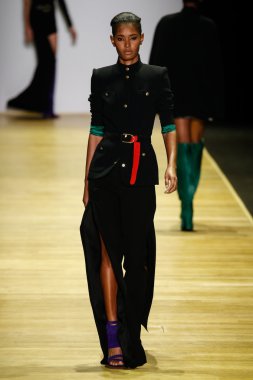 Paris Moda Haftası kapsamında Barbara Bui gösterisi