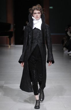 Paris Moda Haftası kapsamında Aganovich gösterisi