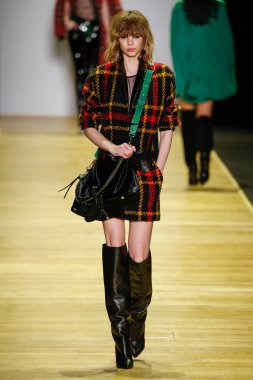 Paris Moda Haftası kapsamında Barbara Bui gösterisi