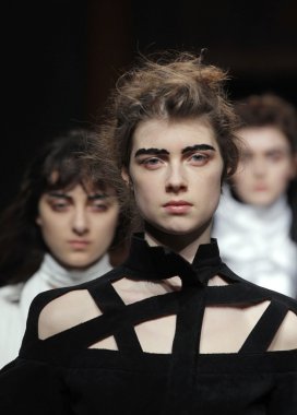 Paris Moda Haftası kapsamında Aganovich gösterisi