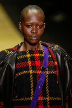 Paris Moda Haftası kapsamında Barbara Bui gösterisi