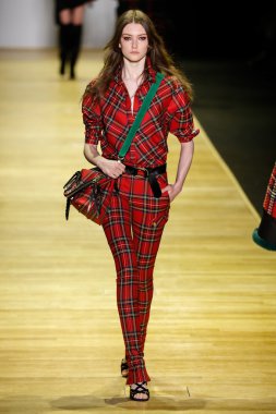 Paris Moda Haftası kapsamında Barbara Bui gösterisi