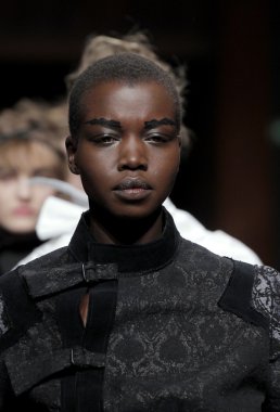 Paris Moda Haftası kapsamında Aganovich gösterisi