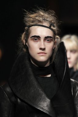 Paris Moda Haftası kapsamında Aganovich gösterisi