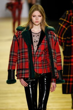 Paris Moda Haftası kapsamında Barbara Bui gösterisi