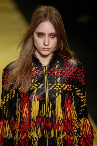 Paris Moda Haftası kapsamında Barbara Bui gösterisi