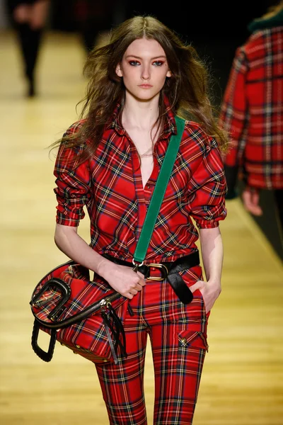 Barbara Bui show as part of the Paris Fashion Week — Stock Photo, Image